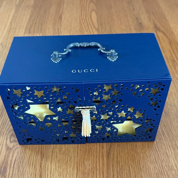 Gucci Star box with metal bunny! - Picture 2 of 8